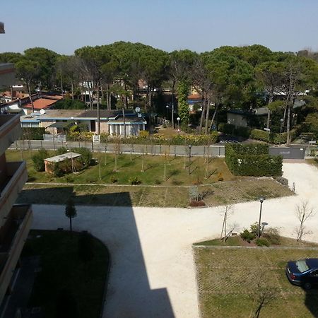 Adorable Flat For 6 Guests Next To Bibione Pineda Apartment Exterior photo