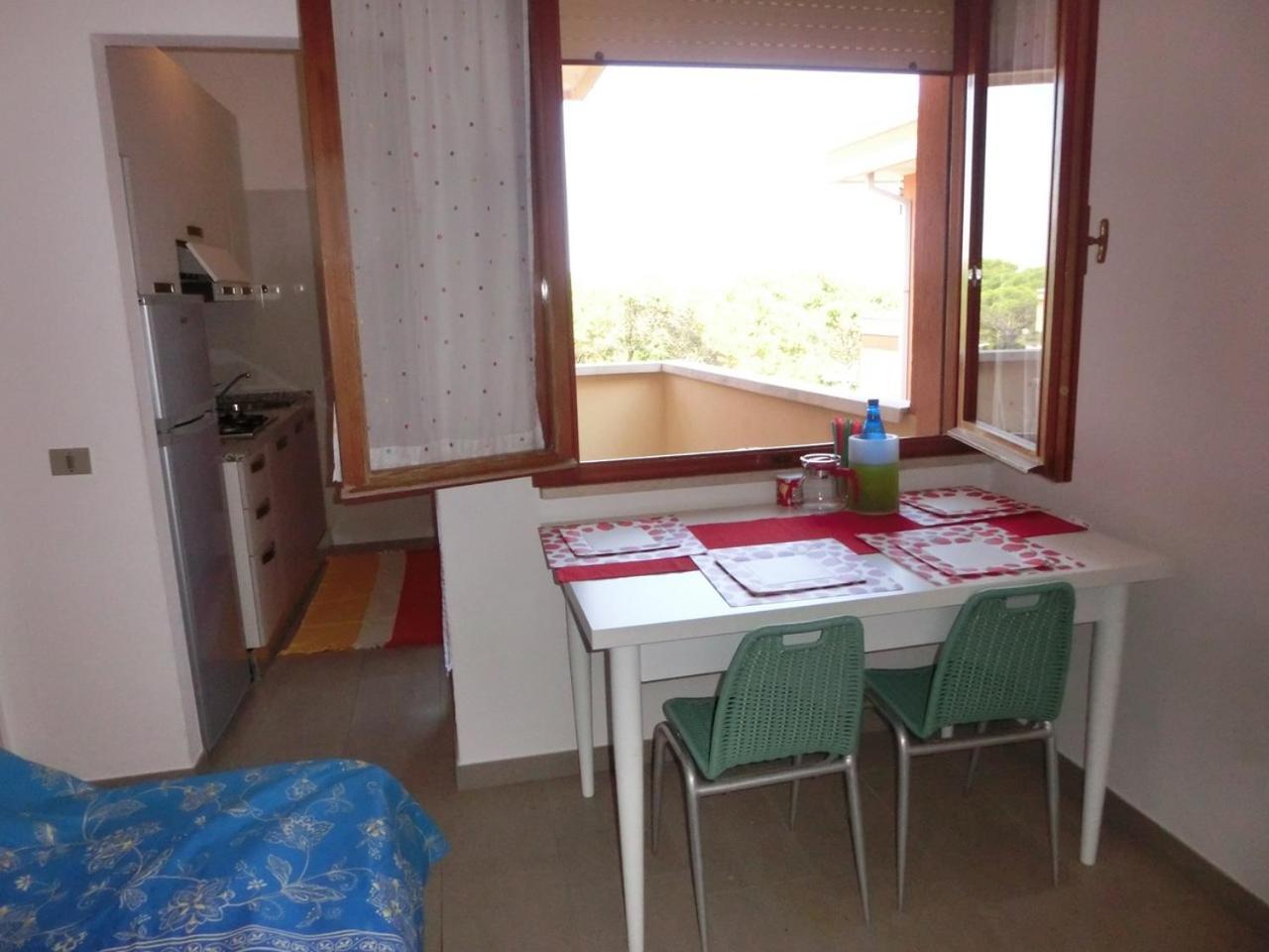 Adorable Flat For 6 Guests Next To Bibione Pineda Apartment Exterior photo