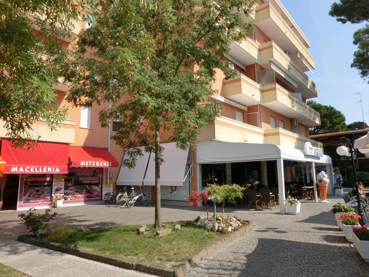 Adorable Flat For 6 Guests Next To Bibione Pineda Apartment Exterior photo